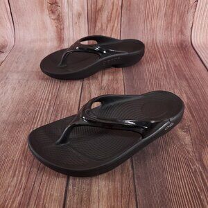Oofos Oolala Womens Size 6 Luxe Black Shiny Flip Flop Thong Recovery Sandals